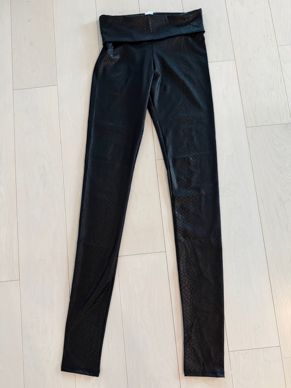 Cherish Black Textured Leggings with Subtle Scale Print